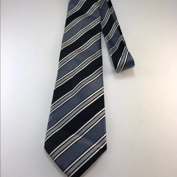 DONALD J TRUMP SIGNATURE COLLECTION NeckTie - Picture 2 of 8